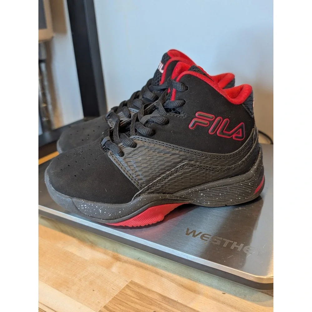 FILA Kids‎ Basketball Shoes Black and Red High Top Sneakers size 11